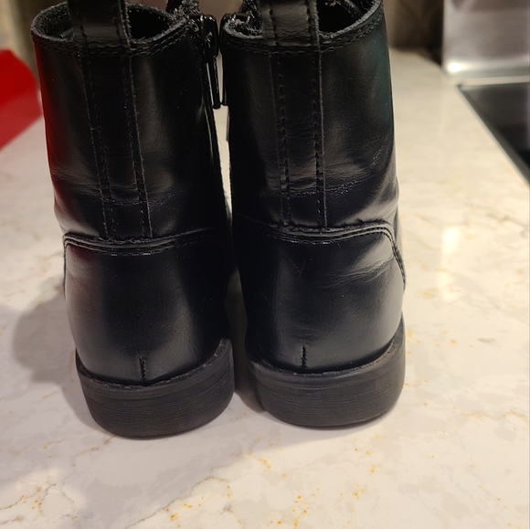 Old navy faux leather combat boots size 9t - Picture 3 of 4